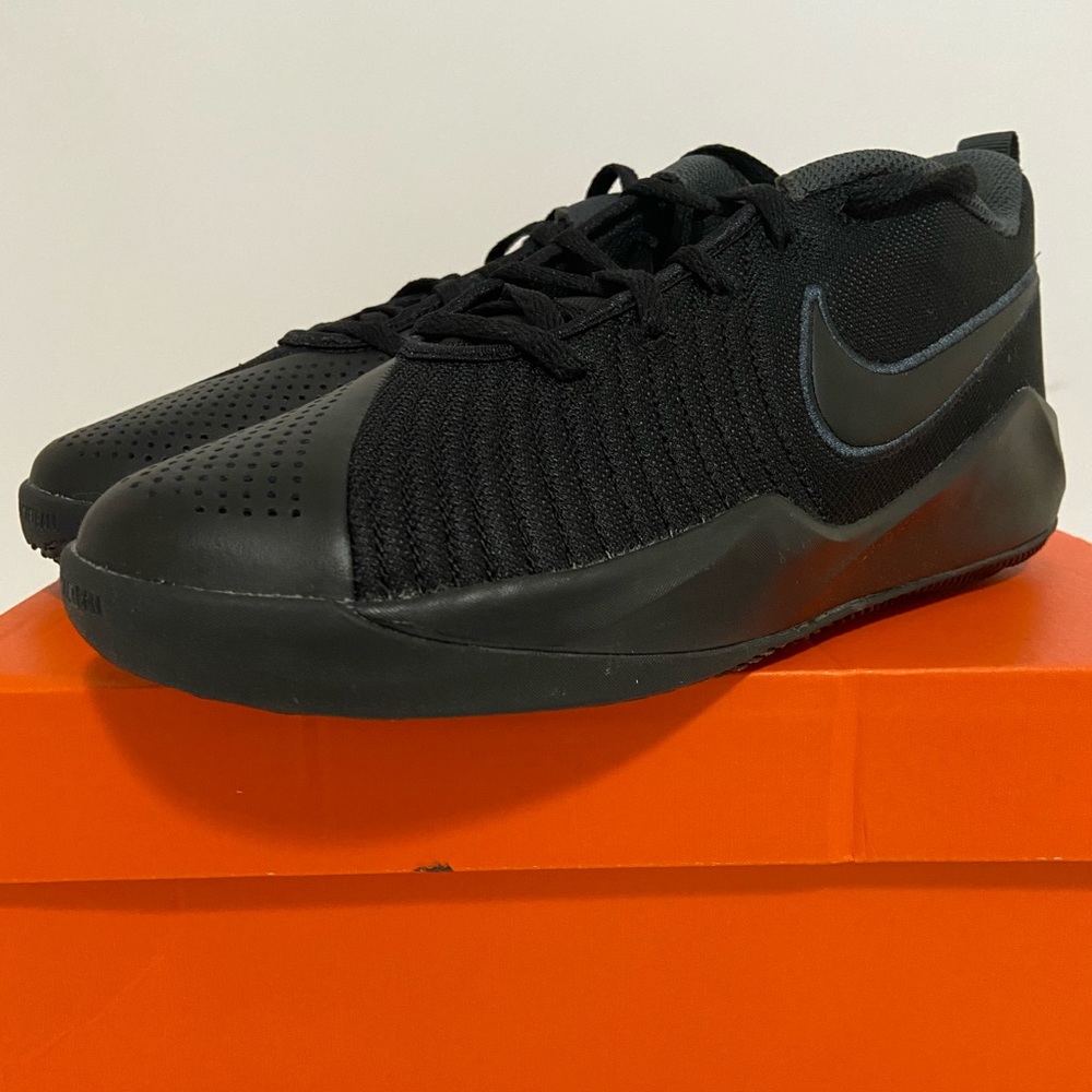 Boys team hustle quick 2 sneakers